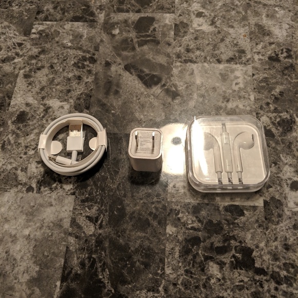 USB cable Earphones and Adapter - Picture 1 of 2